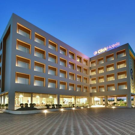 Click Hotel Pithampur Mhow エクステリア 写真