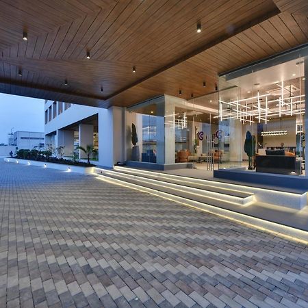 Click Hotel Pithampur Mhow エクステリア 写真