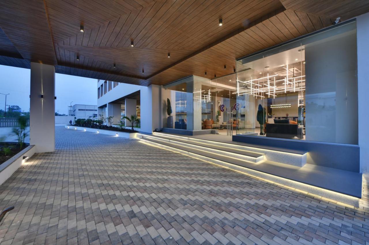 Click Hotel Pithampur Mhow エクステリア 写真