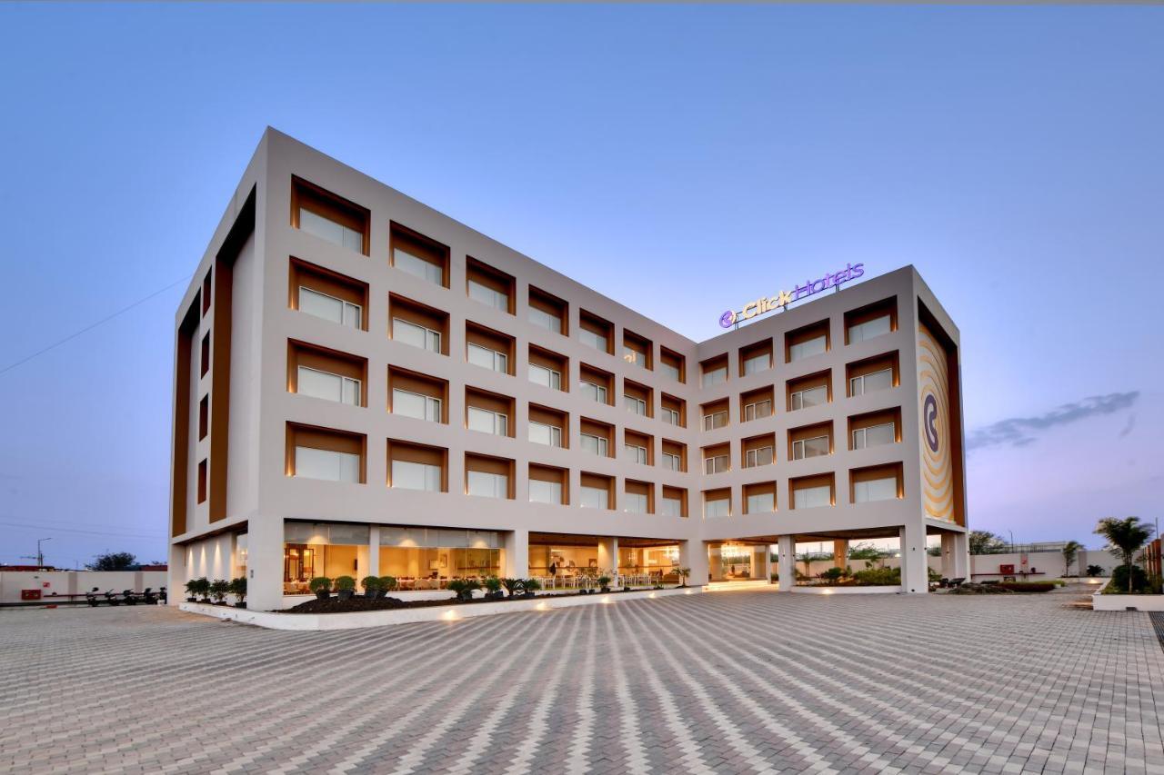 Click Hotel Pithampur Mhow エクステリア 写真