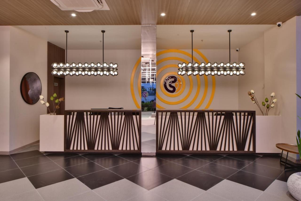Click Hotel Pithampur Mhow エクステリア 写真