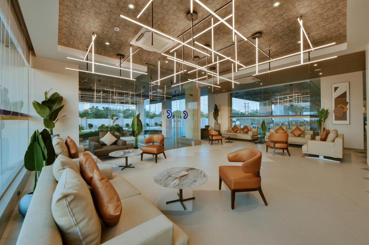 Click Hotel Pithampur Mhow エクステリア 写真
