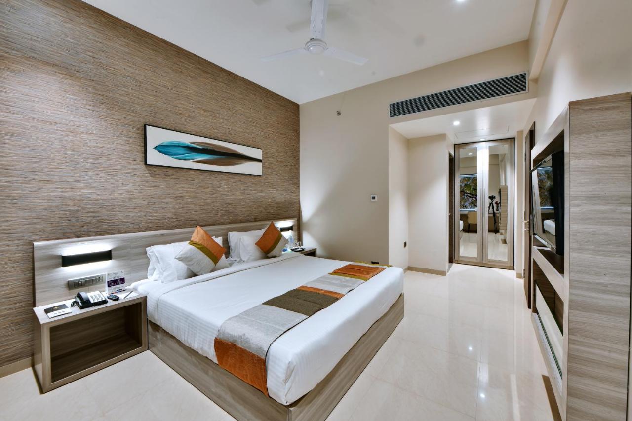 Click Hotel Pithampur Mhow エクステリア 写真