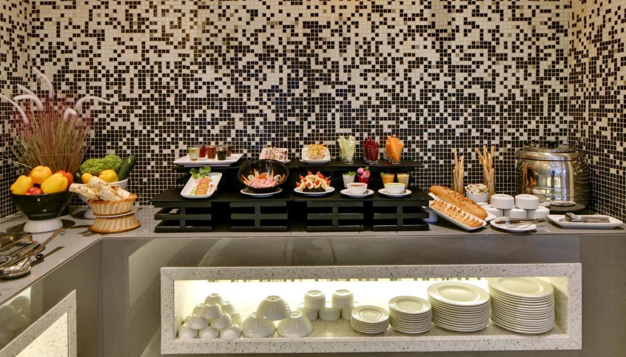 Click Hotel Pithampur Mhow エクステリア 写真