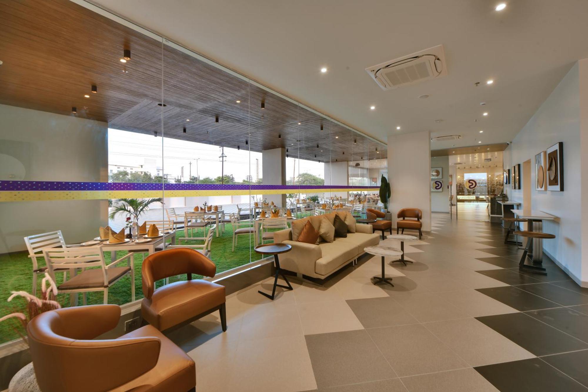 Click Hotel Pithampur Mhow エクステリア 写真